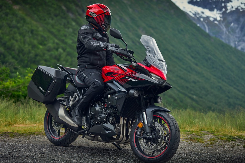 Honda CB1000GT 2026 : le Hornet qui a grandi pour avaler des&nbsp;kilomètres